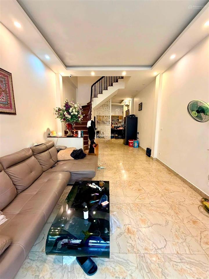 Bán nhà phân lô phố tú mỡ, kinh doanh, 2 mặt thoáng trước sau, vị trí siêu đẹp, view vườn hoa