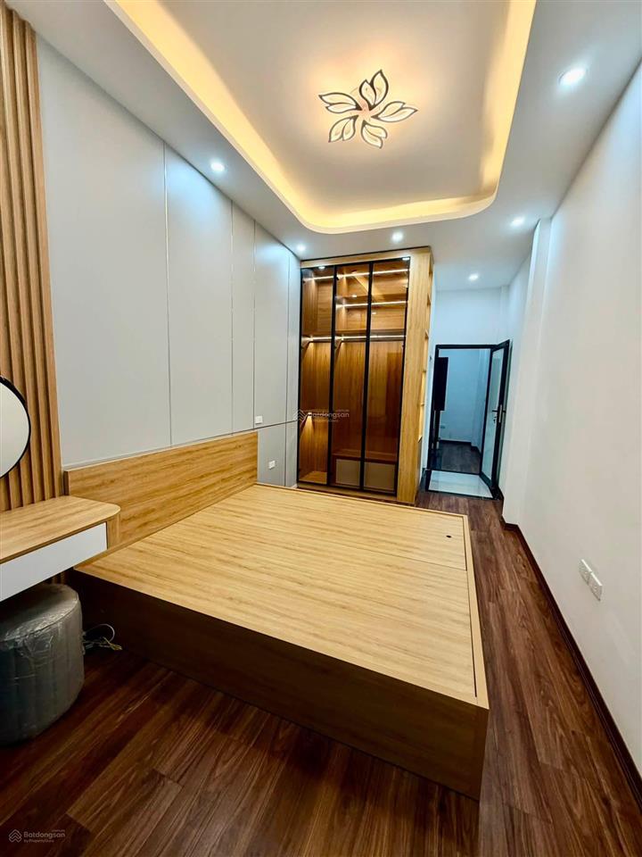 Bán nhà riêng tại khương trung, 9,5 tỷ, 33m2, 3pn, 5 tầng, nội thất đầy đủ