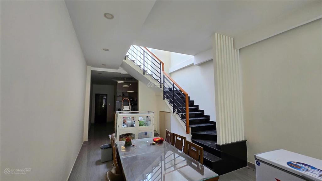 Bán nhà khu sân bay hxh nguyễn văn công, p. 3, dt 4.1*17m, 2 tầng, giá 7 tỷ