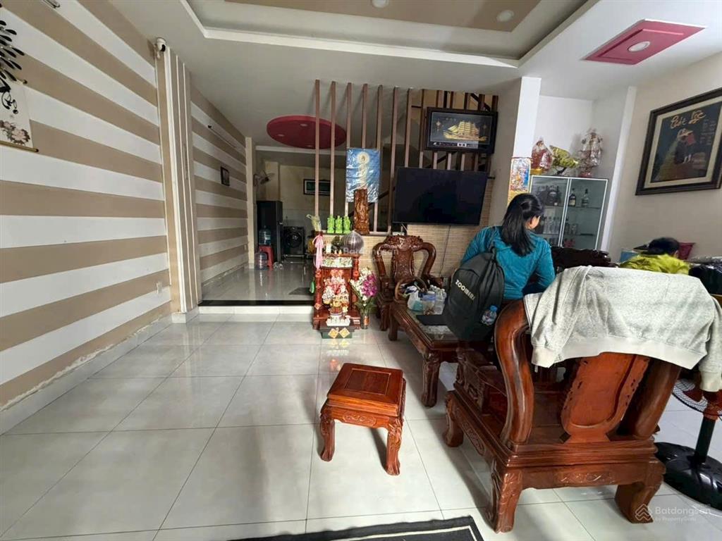 Giảm 2,5 tỷ bán gấp nhà hxh nguyễn văn nghi, gần chợ gò vấp, gv. dt 5,7m x 12,2m. 2 tầng. 8,9 tỷ