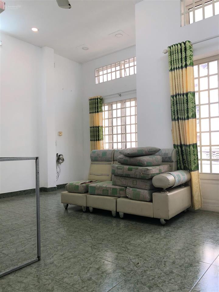 Hẻm 8m có vỉa hè dương quảng hàm, p5, gv. dt 5*19m, 2 tầng, 3pn. giá 17tr.