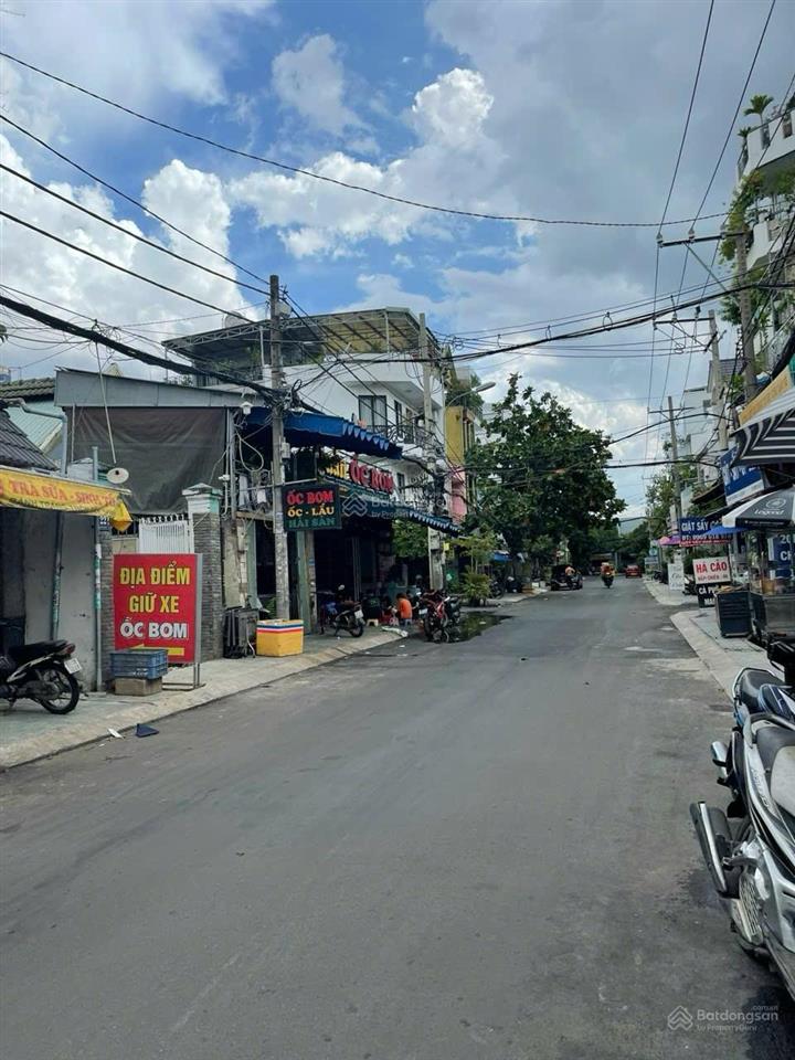 Bán nhà mt nguyễn văn công, p3, gv, dt 4.8*17m, nhà 2 tầng, giá 10 tỷ. 0934 870 ***