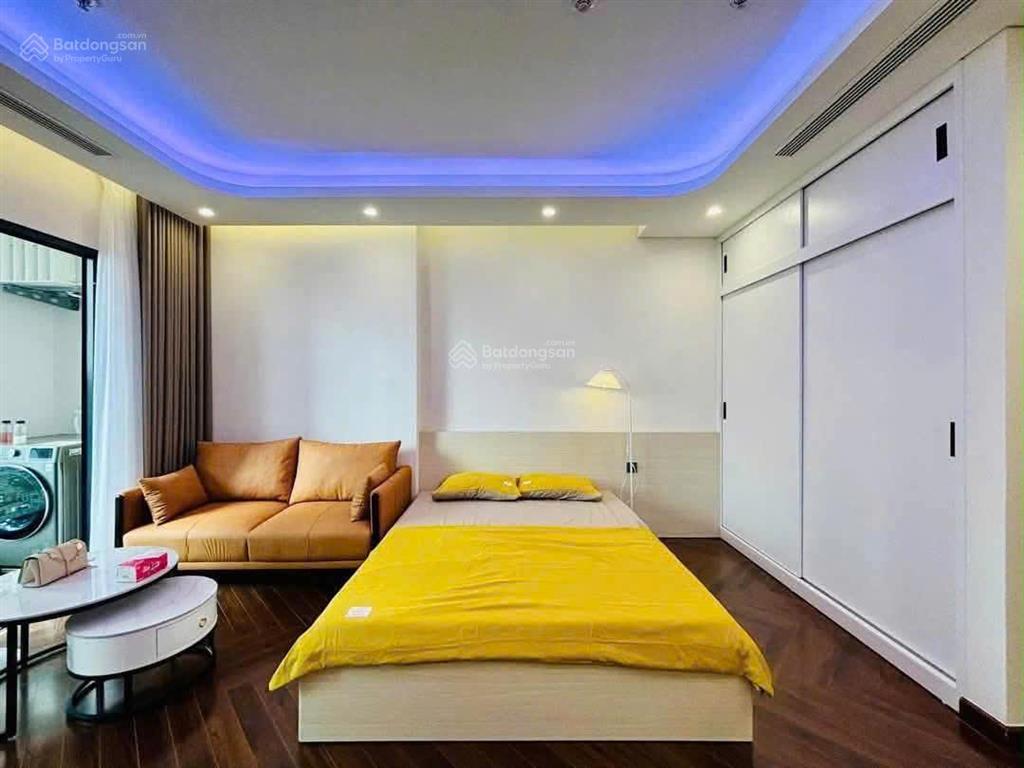 Phòng kinh doanh diamond crown studio rẻ nhất thị trường chỉ 2,45 tỷ sẵn dòng tiền 8tr/tháng