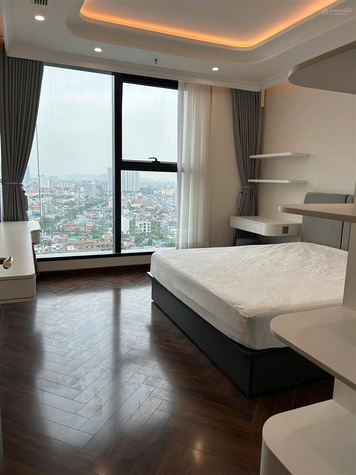 Phòng kinh doanh diamond crown 3pn full đồ rẻ nhất thị trường chỉ 7,x tỷ  vào ở ngay