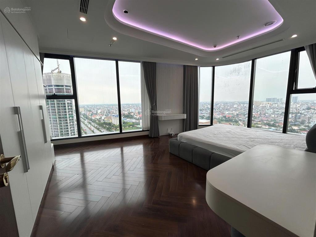 Phòng kinh doanh diamond crown 3pn full đồ rẻ nhất thị trường chỉ 7,x tỷ  vào ở ngay