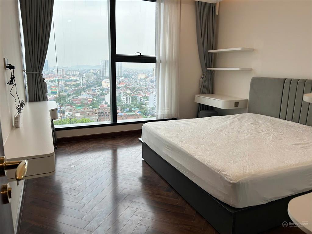 Phòng kinh doanh diamond crown 3pn full đồ rẻ nhất thị trường chỉ 7,x tỷ  vào ở ngay