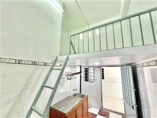 Phòng gác sẵn máy lạnh  gác cao 2m  kế bên công viên gia định  khu sân bay