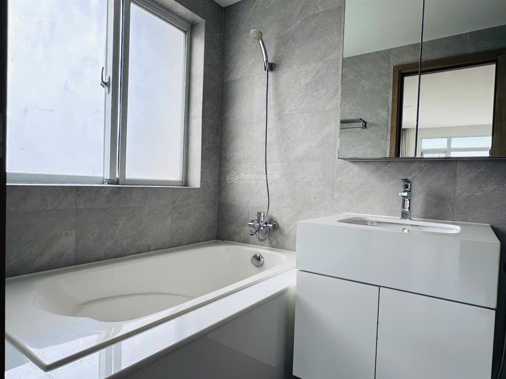 Căn hộ 146m23pn3wc, full nội thất, 39tr/tháng, sẵn pass, tại riverside pmh, q7.  0966 733 ***