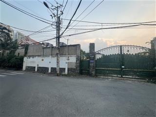 Bán đất lớn q2.dt 3000m2 full thổ cư cách the vista 100m metro rạch chiếc 200m.sông sài gòn 100m