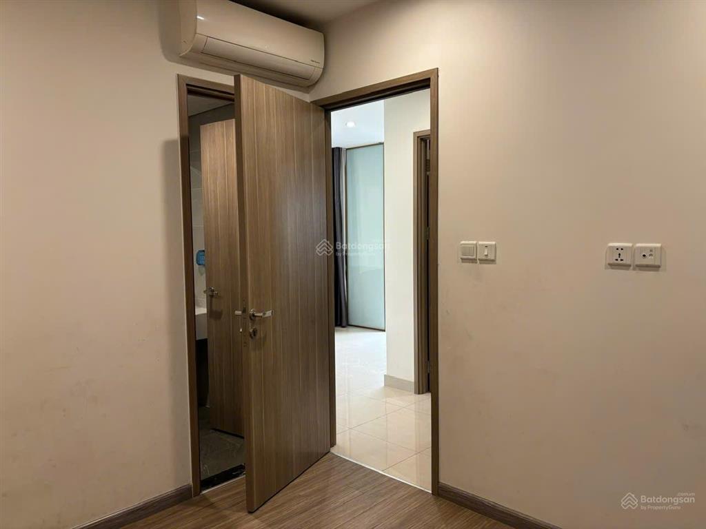 Kẹt bank bán gấp căn góc 2pn+, (70m2) vinhomes q.9 tầng đẹp, view sông full nội thất xịn giá 3,3tỷ