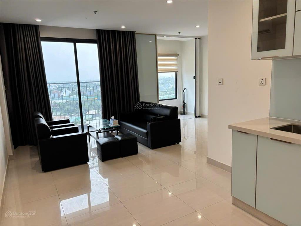 Kẹt bank bán gấp căn góc 2pn+, (70m2) vinhomes q.9 tầng đẹp, view sông full nội thất xịn giá 3,3tỷ