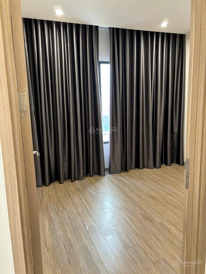 Kẹt bank bán gấp căn góc 2pn+, (70m2) vinhomes q.9 tầng đẹp, view sông full nội thất xịn giá 3,3tỷ