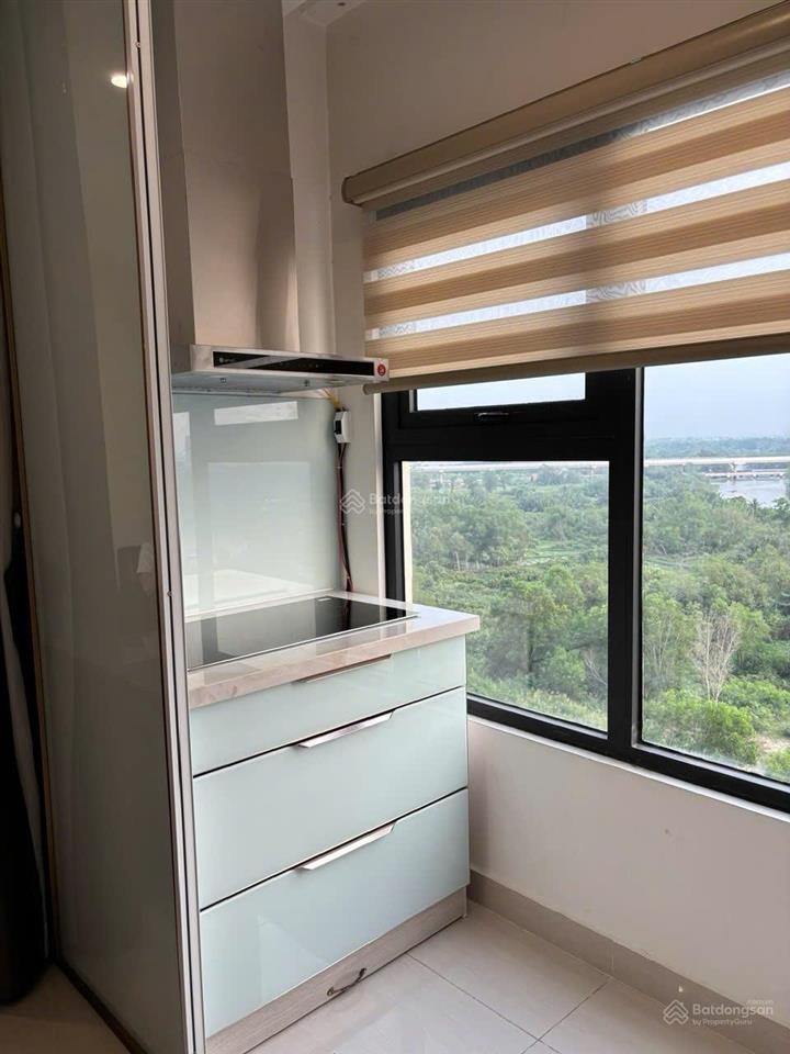Kẹt bank bán gấp căn góc 2pn+, (70m2) vinhomes q.9 tầng đẹp, view sông full nội thất xịn giá 3,3tỷ