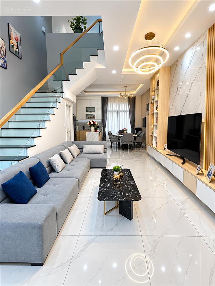 Hạ giá bán gấp nhà phố khang điền q.2 mega village 5x17m  3 tầng full nội thất giá 9,8 tỷ sổ sẵn