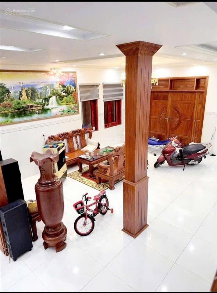 Cần bán biệt thự đường hùng vương tp bà rịa dt 200m2 4 tầng 6pn 1pk 1 pb 1p.thờ giá 6.8 tỷ