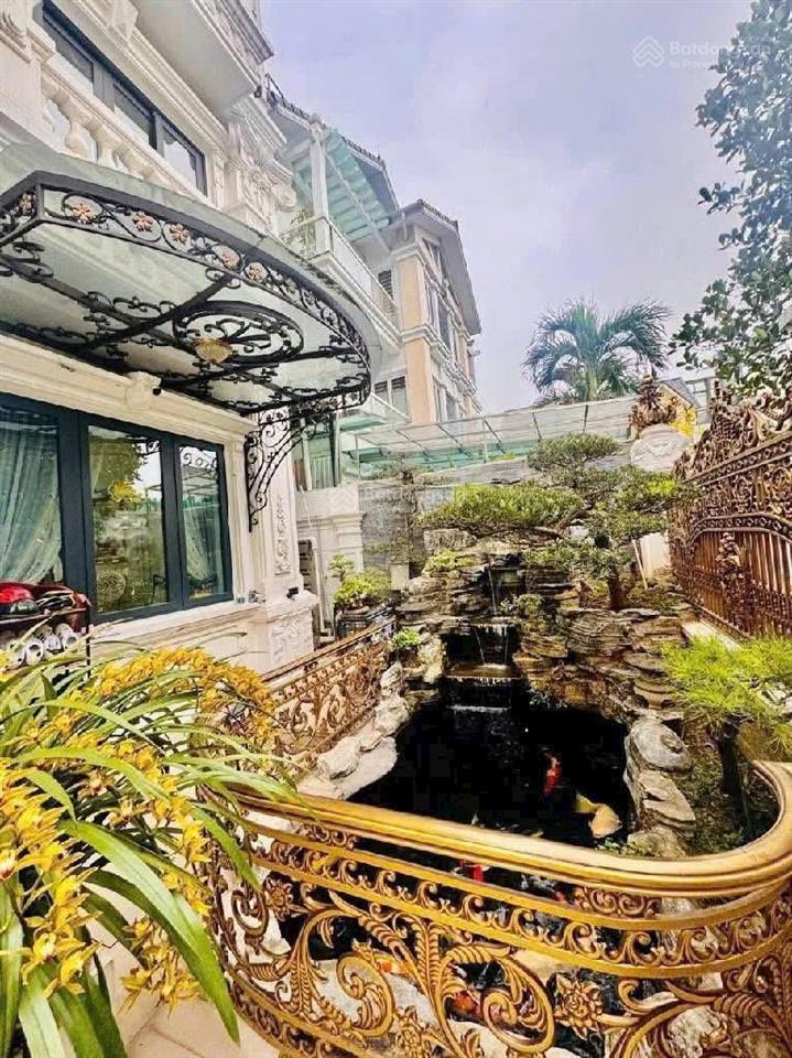 Bán siêu biệt thự víp khu đô thị việt hưng 250m², mt 30m², 5 tầng giá chào 90 tỷ có tl