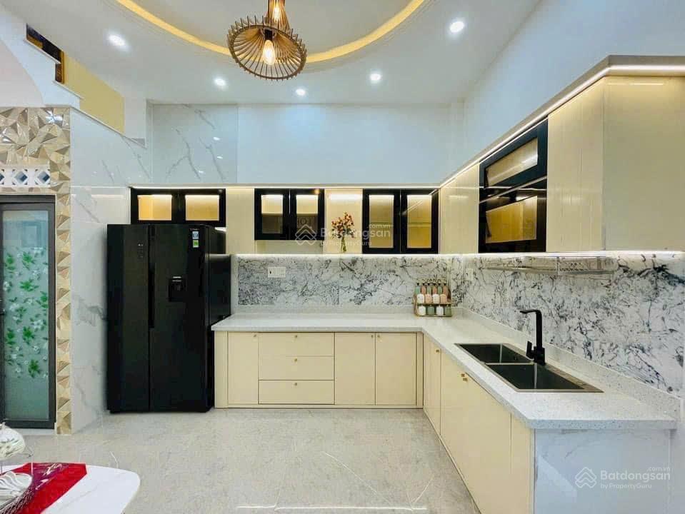 Chỉ nhỉnh hơn 5 tỷ  nhà ngô thị thu minh, gần chợ phạm văn hai. dt 60m2   0903 632 ***