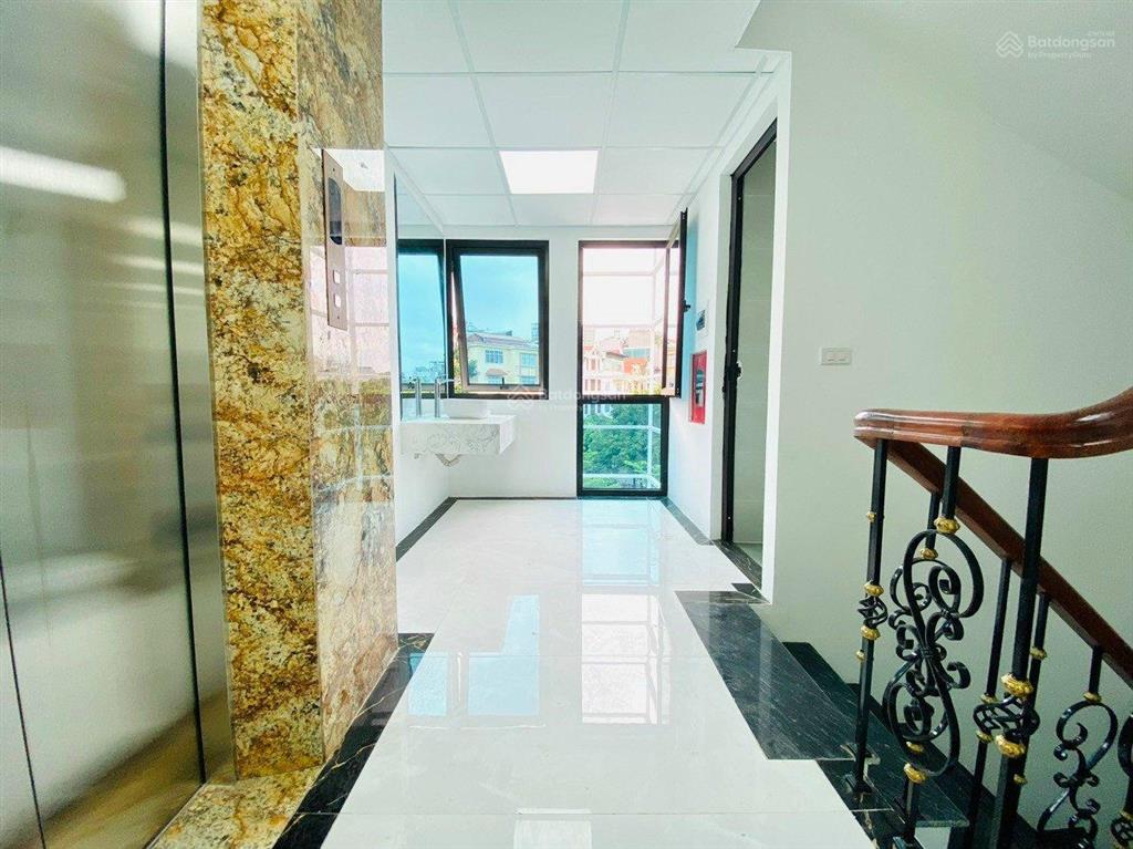 Cho thuê nhà mặt ngõ xã đàn ô tô đỗ cửa phù hợp nhiều mb kinh doanh dt 45m2x6t giá 18 tr/tháng