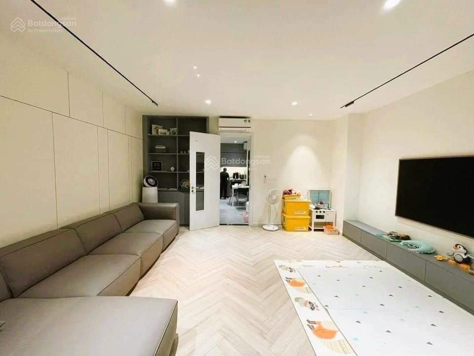 Chính chủ cho thuê nhà nguyên căn tại phố tôn đức thắng 60m2x5t ô tô đỗ cửa giá 15tr/ tháng