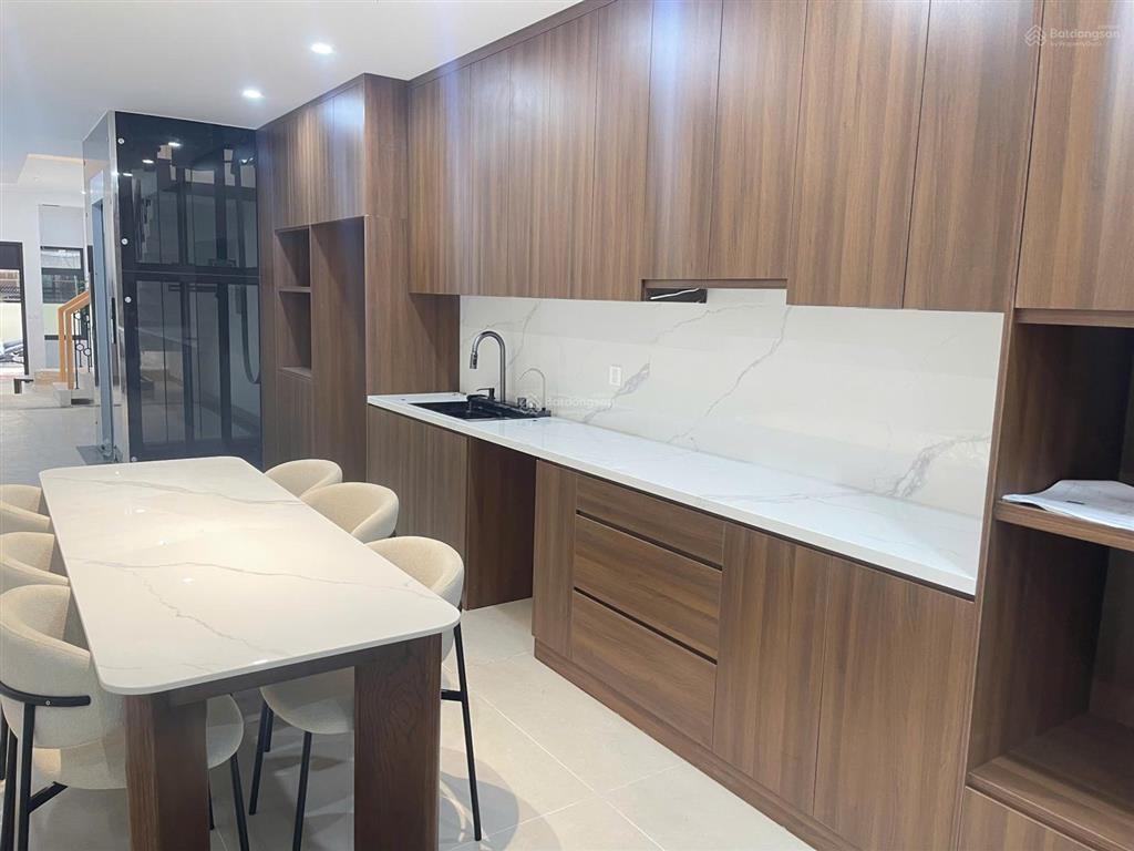Bán nhà tư đình, gara ô tô 7 chỗ, thang máy, full nội thất, 100.5m2, 5 tầng giá chỉ nhỉnh 17 tỷ