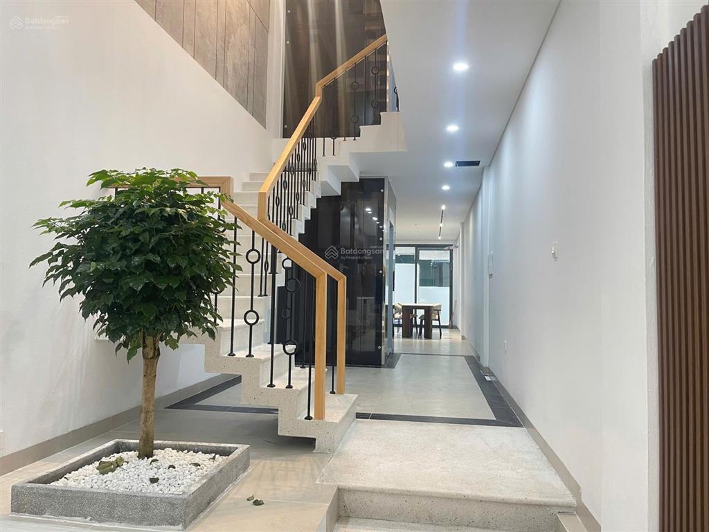 Bán nhà tư đình, gara ô tô 7 chỗ, thang máy, full nội thất, 100.5m2, 5 tầng giá chỉ nhỉnh 17 tỷ