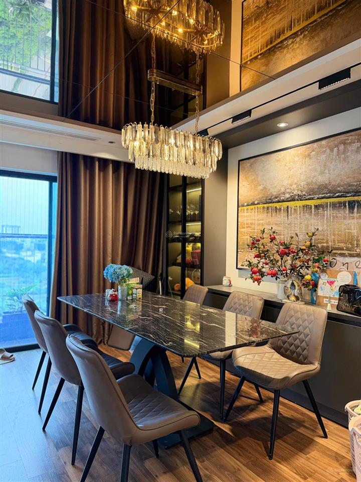 Em bán căn góc 4pn  139m2 / full nội thất / giá chỉ nhỉnh 10 tỷ tại goldmark city