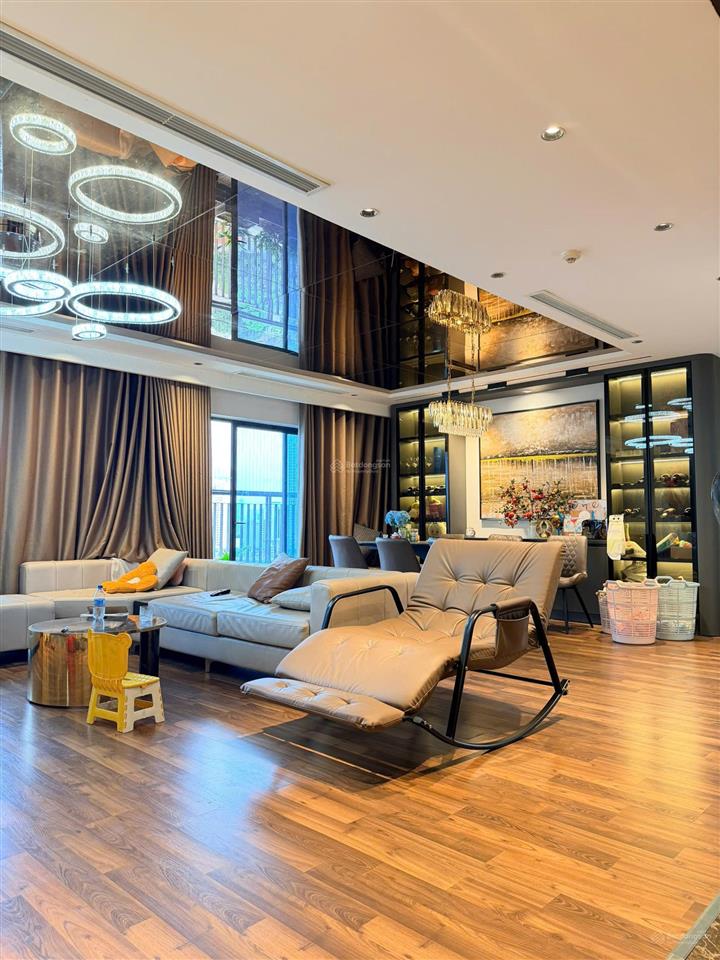 Em bán căn góc 4pn  139m2 / full nội thất / giá chỉ nhỉnh 10 tỷ tại goldmark city
