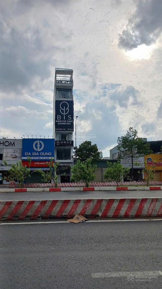 Bán tòa nhà chdv mt nguyễn hữu cảnh, q. bình thạnh. dt 4 x 18m. 6 tầng. hđt 65tr/tháng. giá 23 tỷ