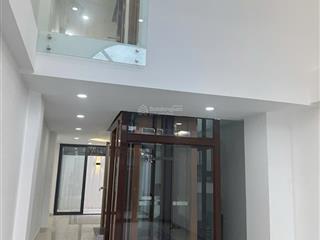 Bán tòa nhà chdv mt nguyễn hữu cảnh, q. bình thạnh. dt 4 x 18m. 6 tầng. hđt 65tr/tháng. giá 23 tỷ