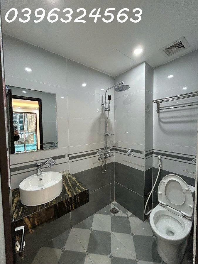 CHÍNH CHỦ GỬI BÁN NHÀ NGUYỄN NGỌC VŨ - CẦU GIẤY, 6 TẦNG THANG MÁY MỚI KÍNH KOONG GẦN PHỐ