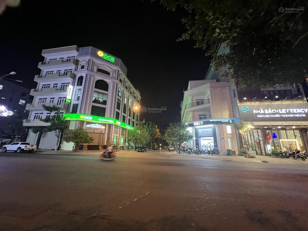 Toà nhà ngay trung tâm hành chính dĩ an cho thuê 75tr/tháng 250m ngang 10m dài 25m  giá 35tỷ