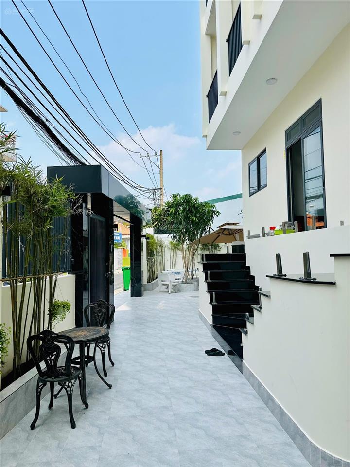 190triệu/ tháng là thu nhập của gia chủ sau trừ chi phí tương ứng dòng tiền 4.5%/năm 2.3 tỷ/năm
