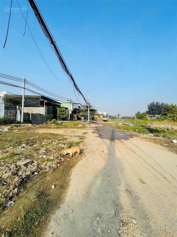 Đất mặt tiền trong khu phát triển đô thị tod  ngay vành đai 2, ga metro  94m2 ngang 5,4m x 18m