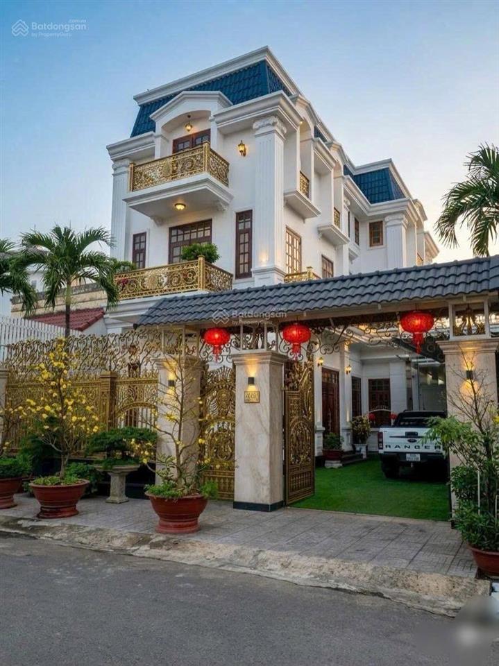 Nợ bank  cần ra gấp biệt thự tâm huyết đường linh trung  đối diện công viên 244m ngang 12m