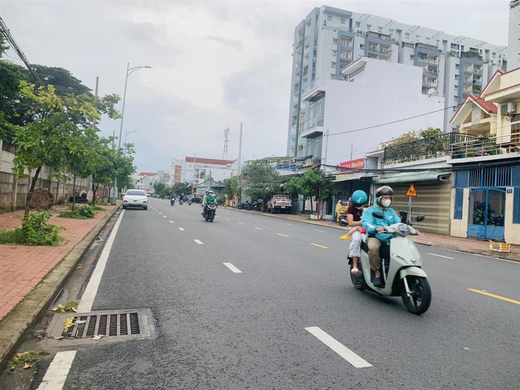 Siêu phẩm nhà mặt tiền kinh doanh  1 trệt 1 lửng 2 lầu  128.5m2 ngang 8m