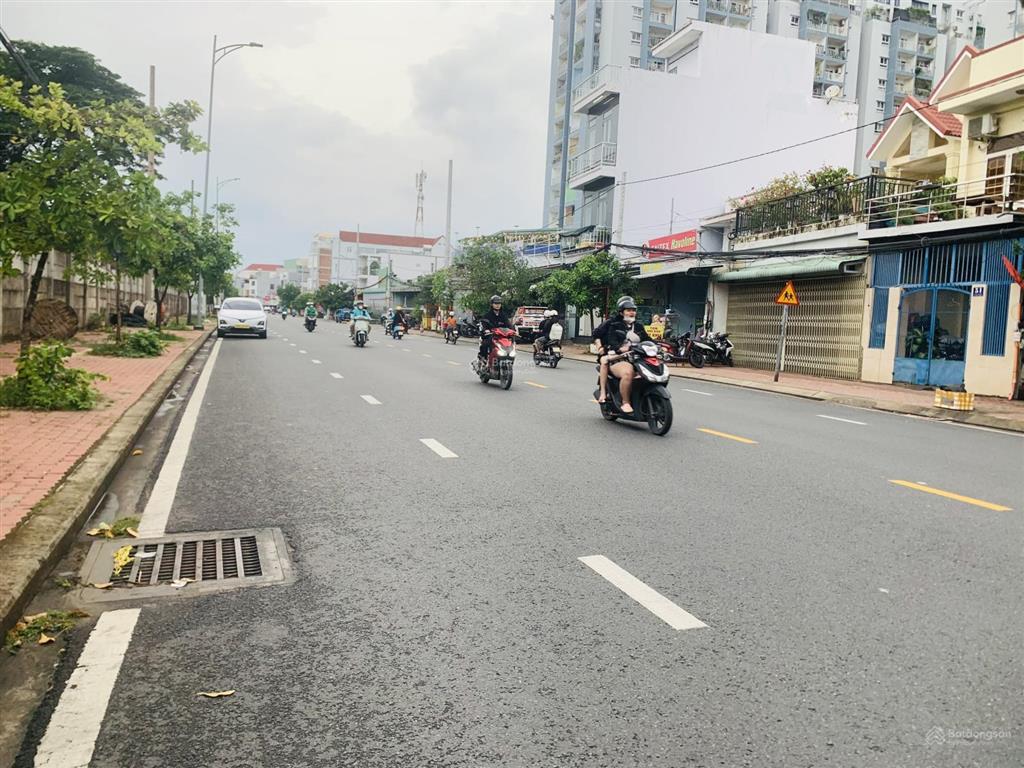 Siêu phẩm nhà mặt tiền kinh doanh  1 trệt 1 lửng 2 lầu  128.5m2 ngang 8m
