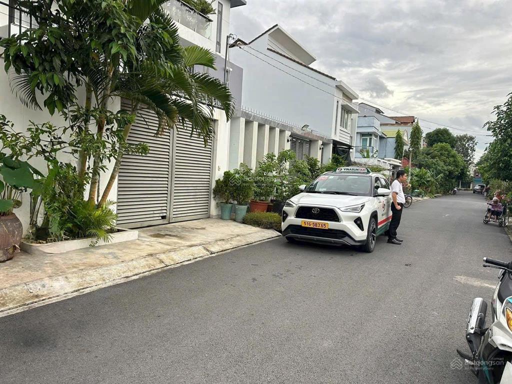 Hàng hiếm khu vực  biệt thự sang trọng  pháp lý rõ ràng  giá cực tốt đường 27, hiệp bình chánh