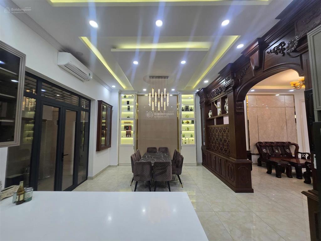 Bán biệt thự 5pn, 5wc tại khu đô thị him lam kênh tẻ, giá ưu đãi 62 tỷ, 200m2