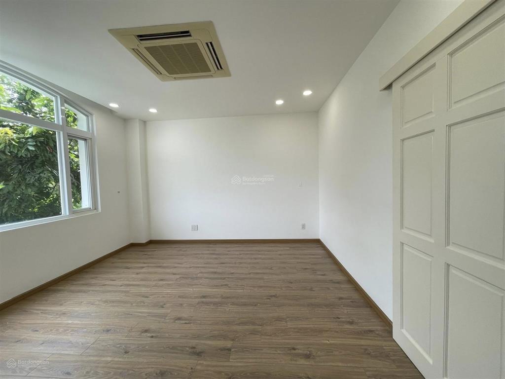 Bán nhà mặt phố tại bùi bằng đoàn, 29 tỷ, 111m2, 11pn, 11wc, uy tín hot!