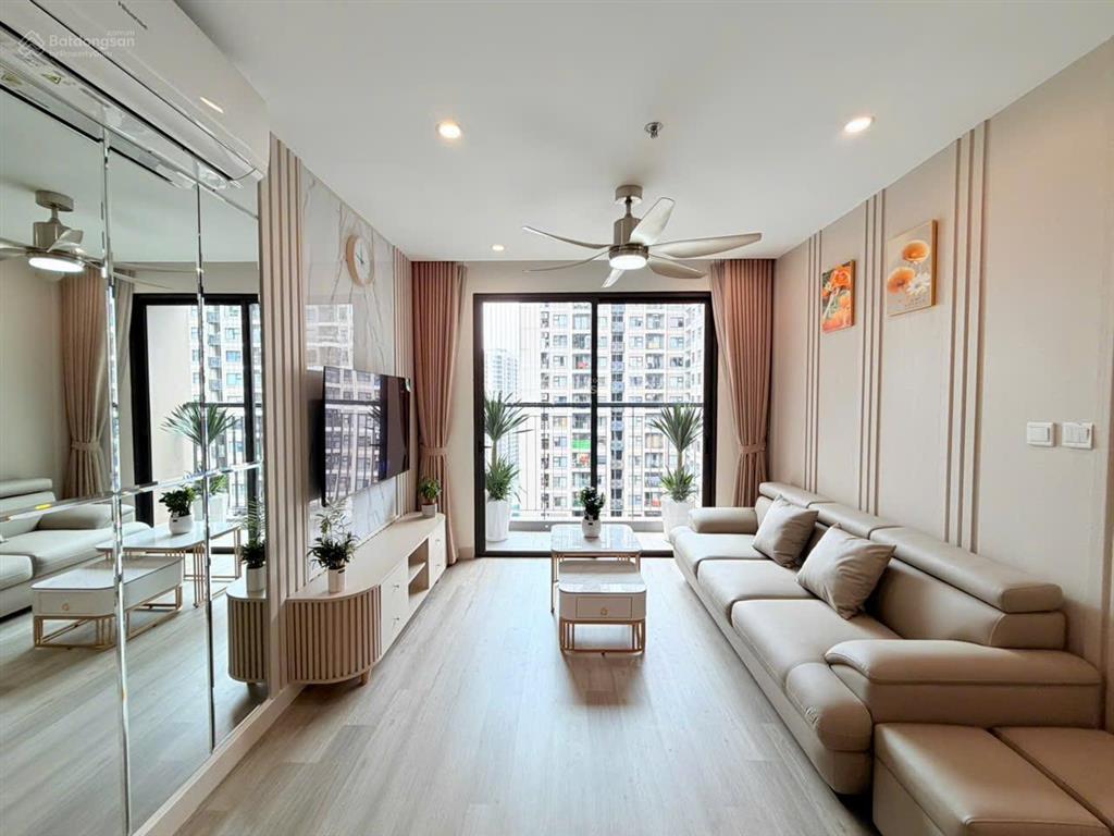 Bán căn hộ 2pn full nội thất tại vinhomes ocean park giá 3,7 tỷ