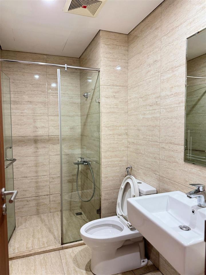 Giá thật bán nhanh. tôi bán ch77m2 (2pn + 2wc), full nội thất mới đẹp  giá nét 7,3 tỷ cc five star