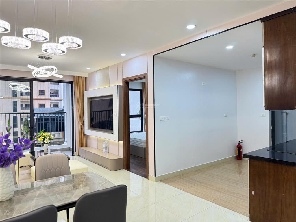 Giá thật bán nhanh. tôi bán ch77m2 (2pn + 2wc), full nội thất mới đẹp  giá nét 7,3 tỷ cc five star