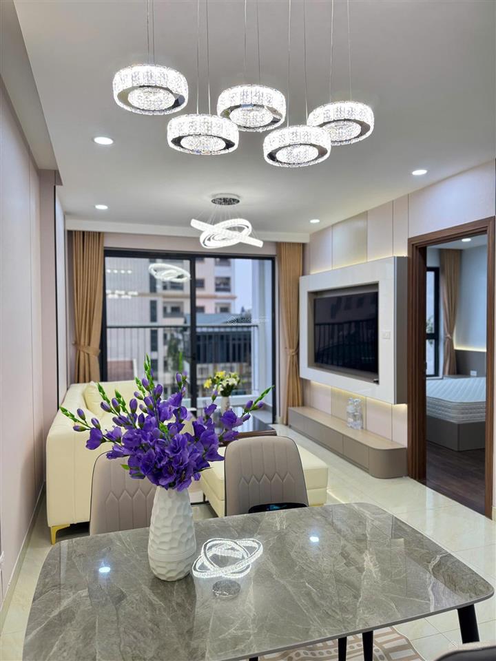 Giá thật bán nhanh. tôi bán ch77m2 (2pn + 2wc), full nội thất mới đẹp  giá nét 7,3 tỷ cc five star