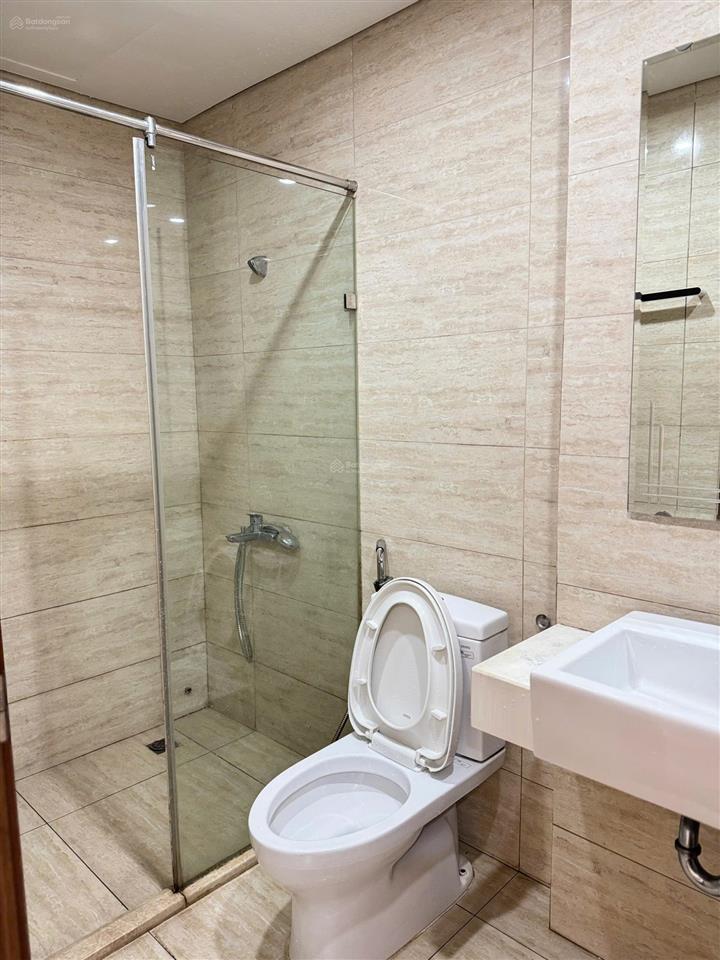 Giá thật bán nhanh. tôi bán ch77m2 (2pn + 2wc), full nội thất mới đẹp  giá nét 7,3 tỷ cc five star