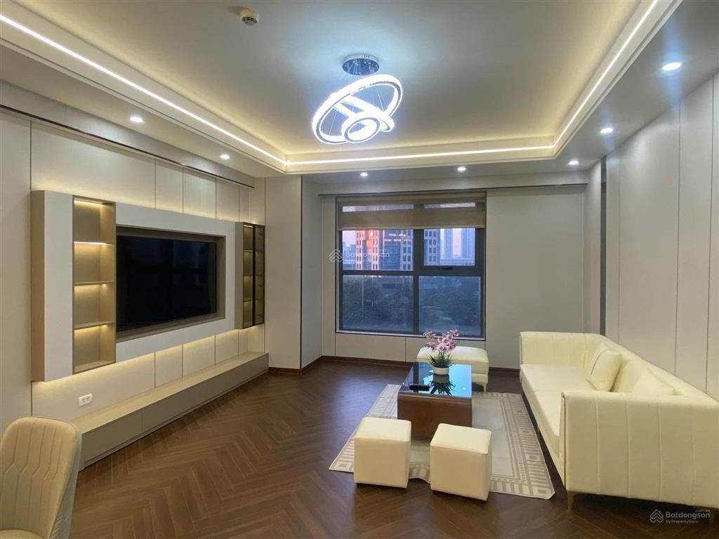 Tôi cần bán căn vinata tower 112m2, 3pn cực rộng (cửa sổ view đẹp), 2wc, nội thất đầy đủ mới đẹp!!