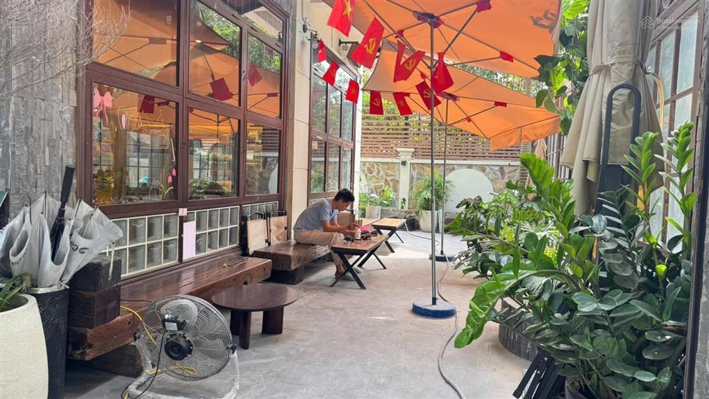 Biệt thự mặt phố lô góc quận hoàng mai