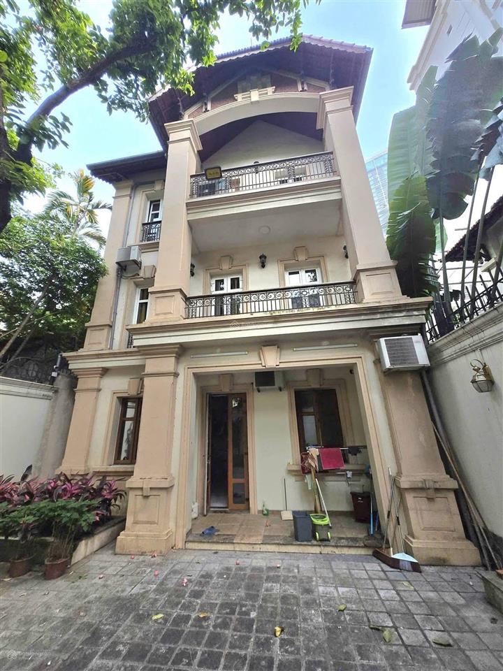 Biệt thự phố kim mã giá như nhà trong ngõ