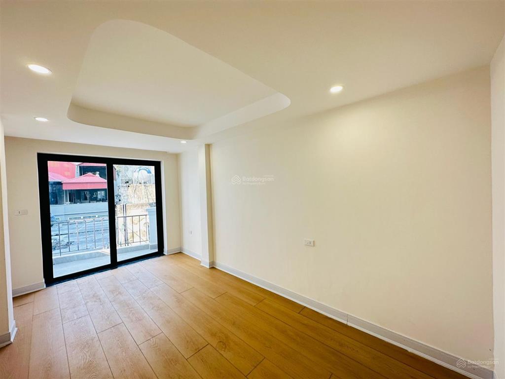Nhà đẹp view hồ phố phương mai 6 tầng thang máy ô tô đỗ cách cổng 10m