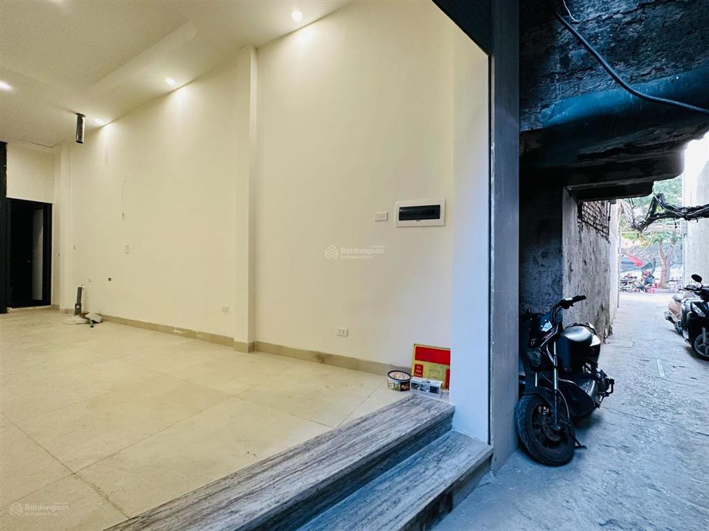 Nhà đẹp view hồ phố phương mai 6 tầng thang máy ô tô đỗ cách cổng 10m