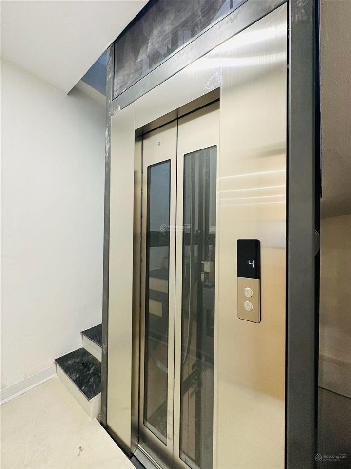 Nhà đẹp view hồ phố phương mai 6 tầng thang máy ô tô đỗ cách cổng 10m
